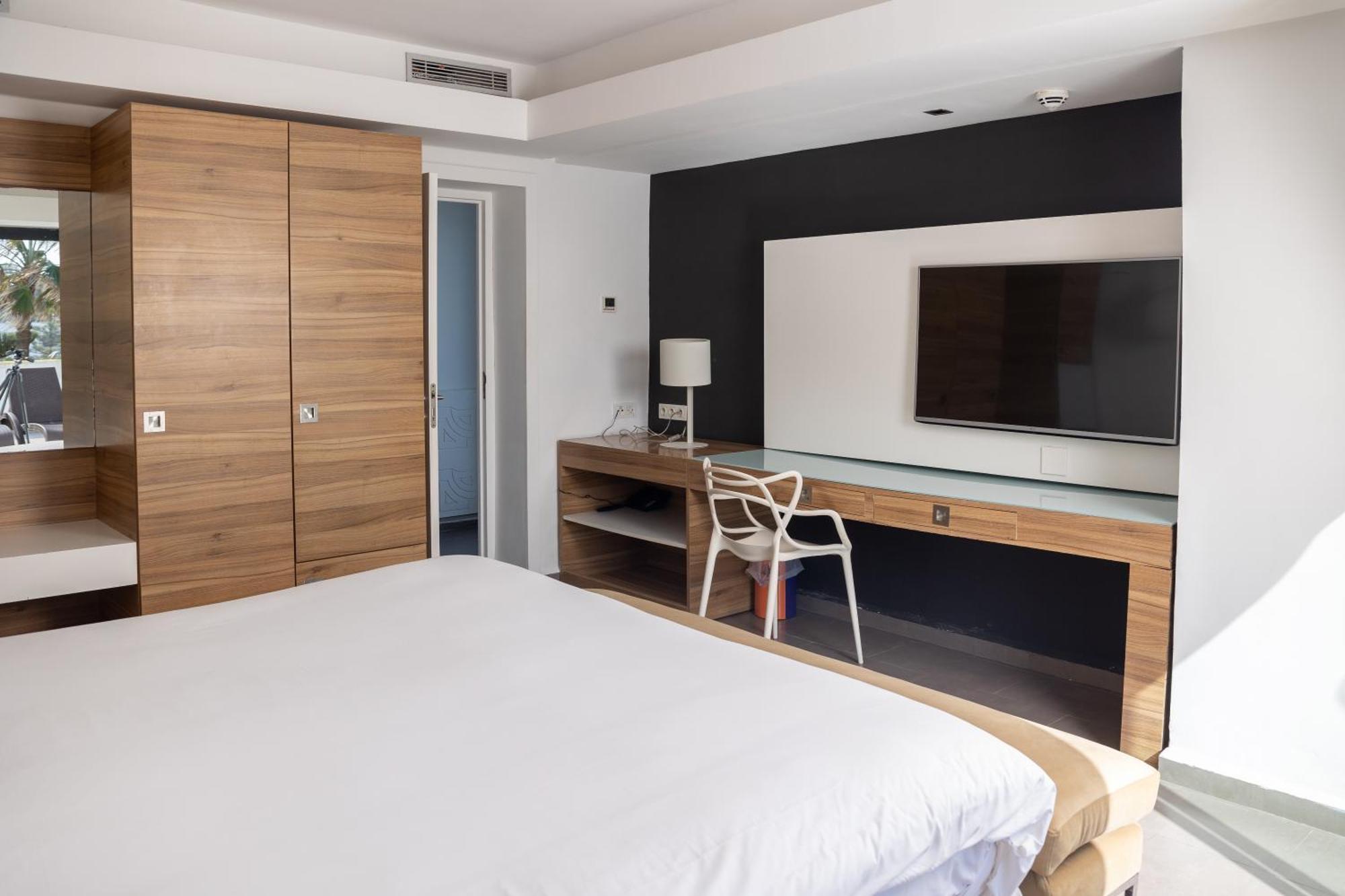 풀만 마자간 로얄 골프 앤 스파 호텔 엘자디다 외부 사진 A room at the hotel