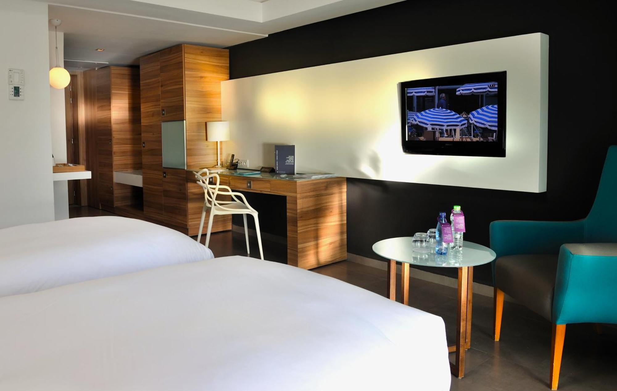 풀만 마자간 로얄 골프 앤 스파 호텔 엘자디다 외부 사진 A room at the hotel