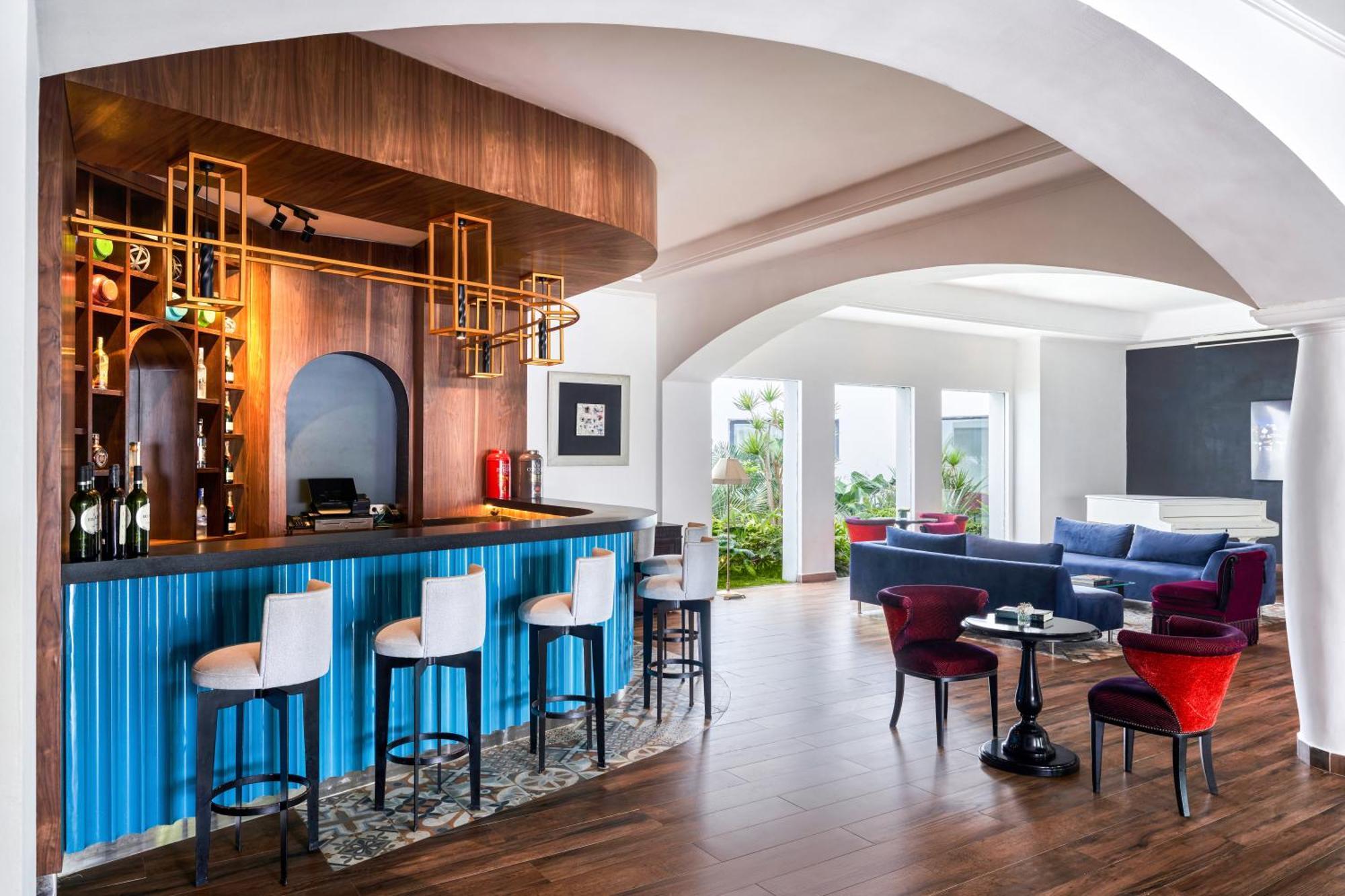 풀만 마자간 로얄 골프 앤 스파 호텔 엘자디다 외부 사진 The bar at the 19th floor