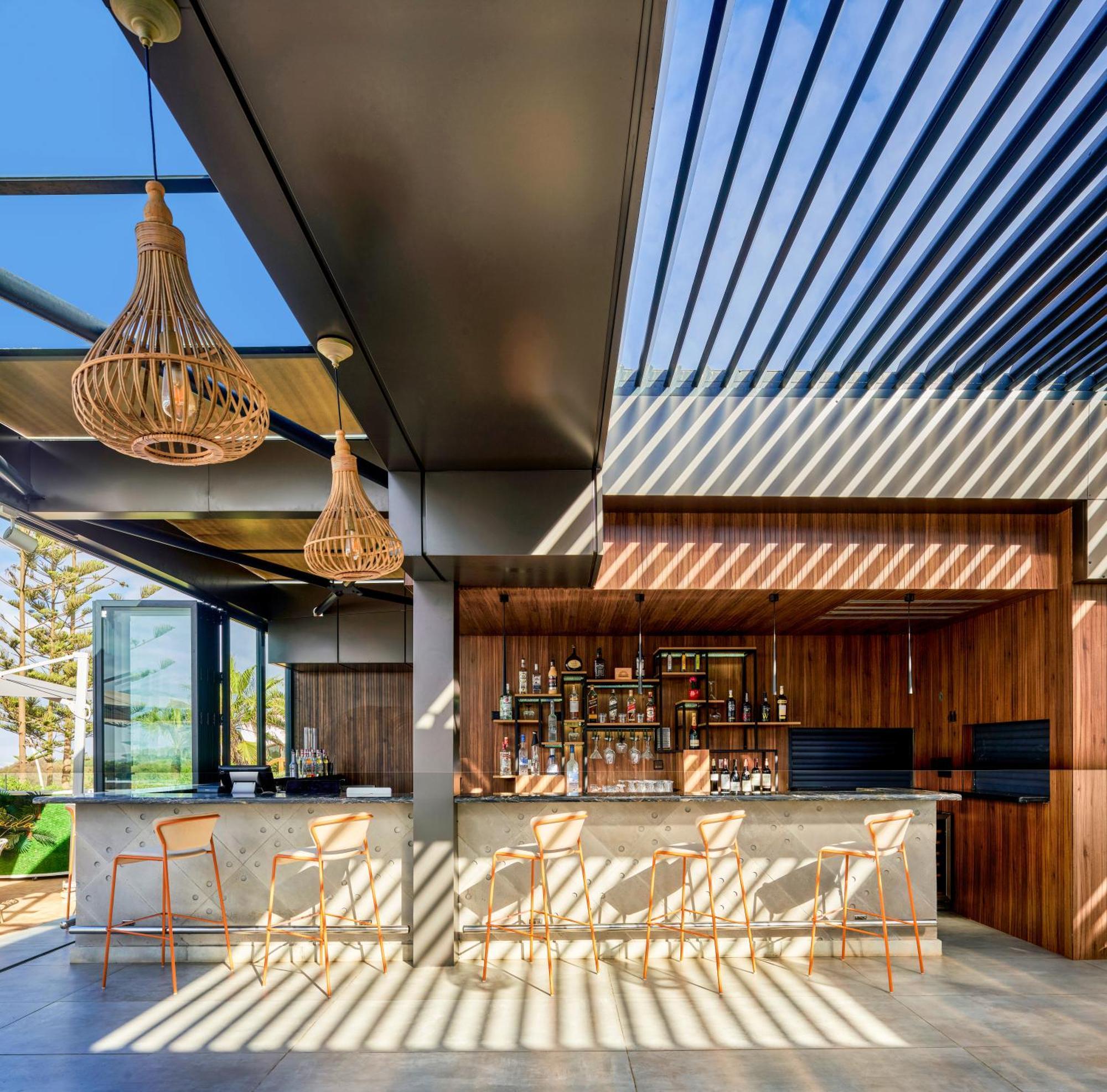 풀만 마자간 로얄 골프 앤 스파 호텔 엘자디다 외부 사진 The bar at the rooftop