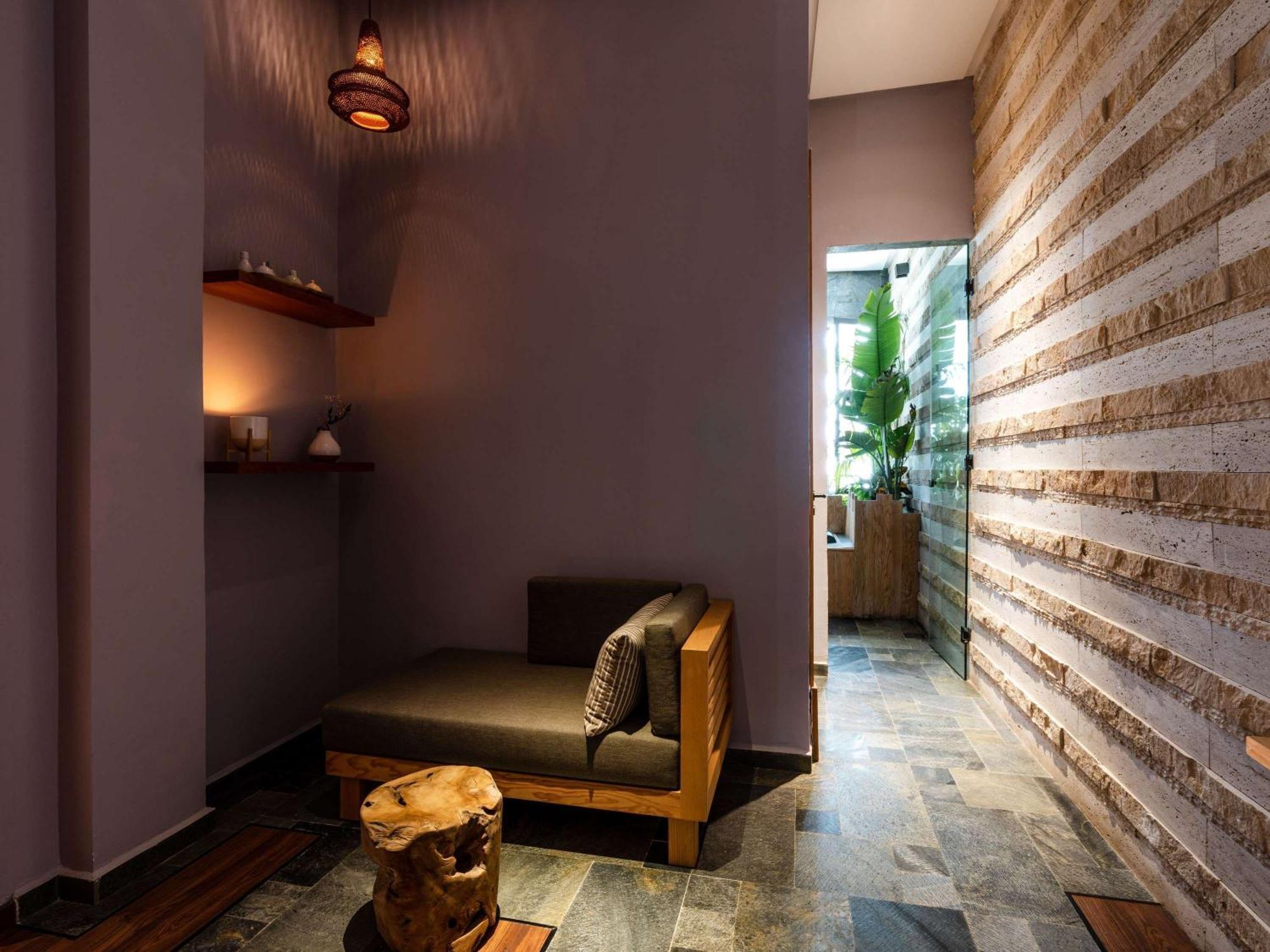 풀만 마자간 로얄 골프 앤 스파 호텔 엘자디다 외부 사진 The interior of the spa