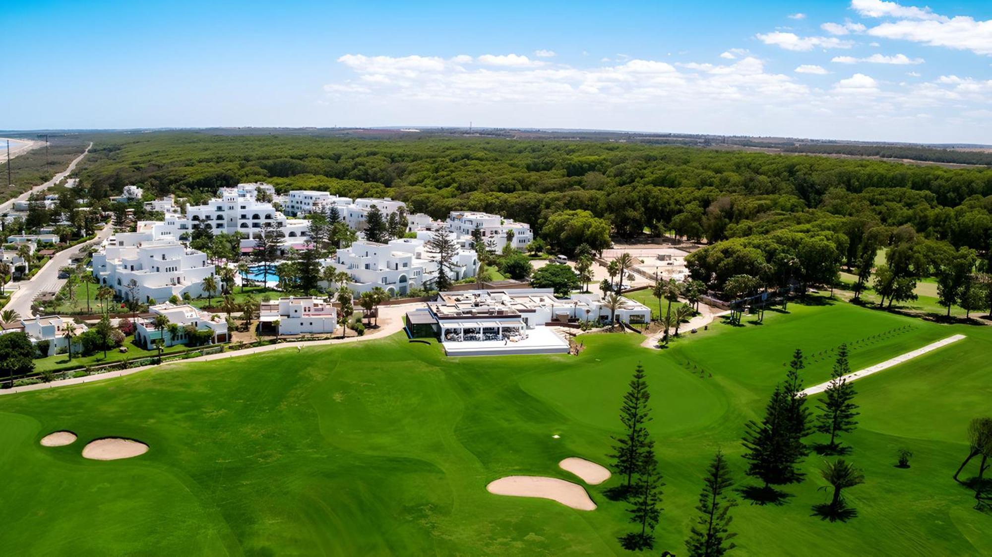 풀만 마자간 로얄 골프 앤 스파 호텔 엘자디다 외부 사진 Golf course in Punta Cana